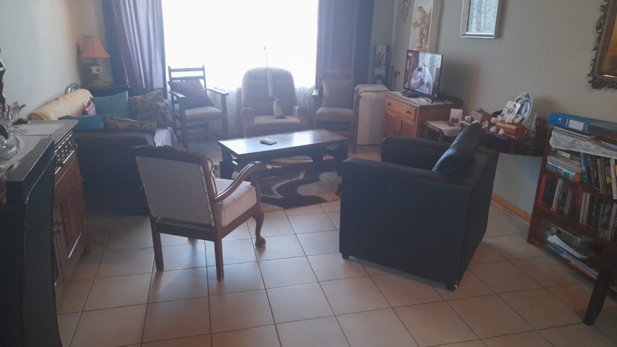 To Let 4 Bedroom Property for Rent in La Hoff North West